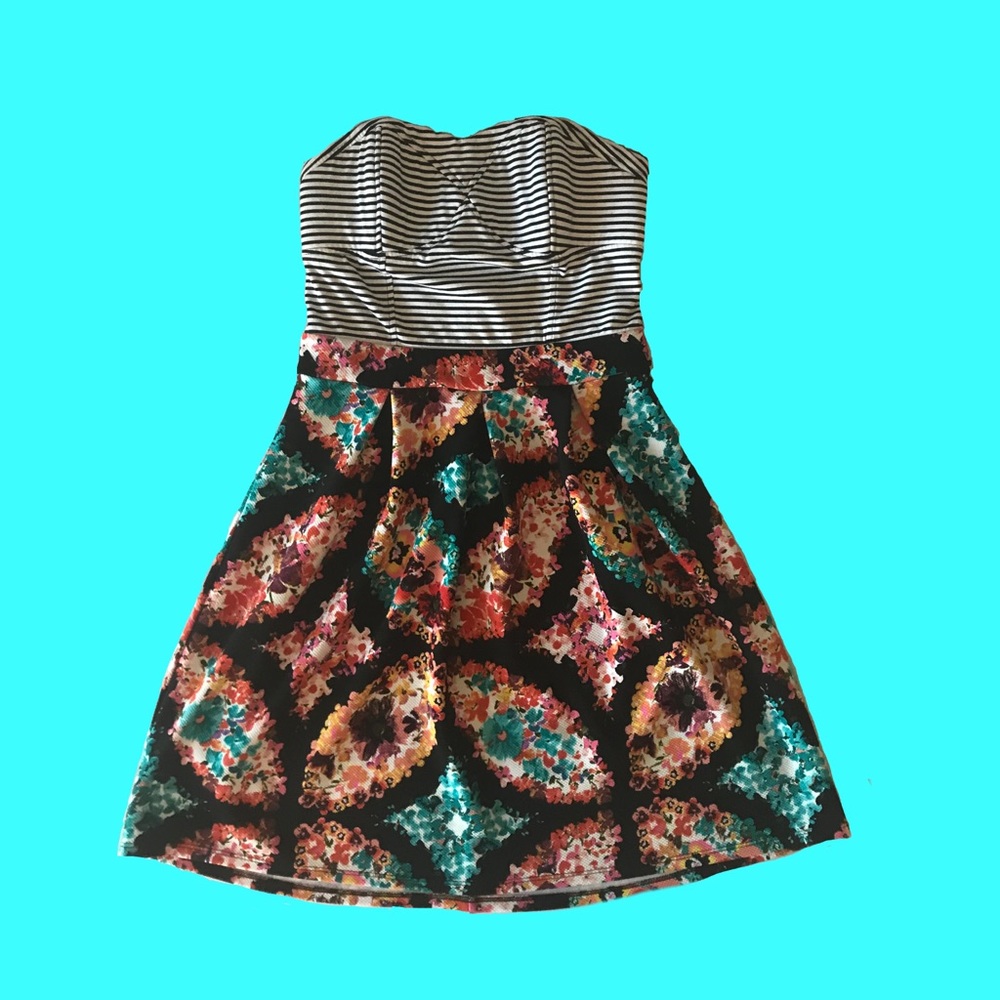 Xhilaration • Strapless Sweetheart Dress • SMALL